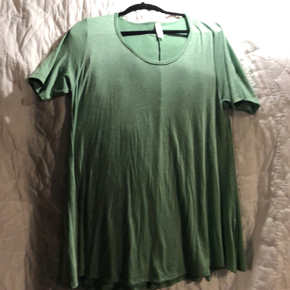 Lularoe Size Large Perfect T